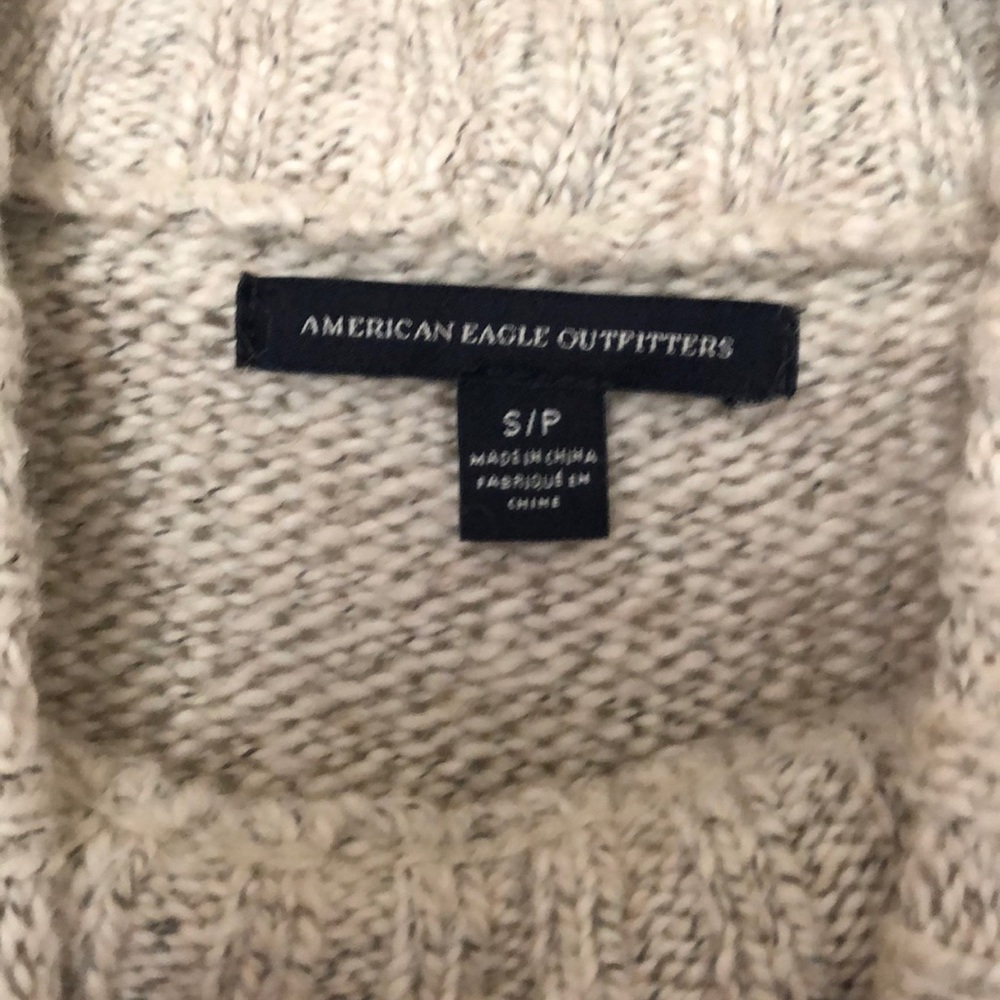 Women’s American Eagle Turtleneck Cropped Sweater - Picture 3 of 3